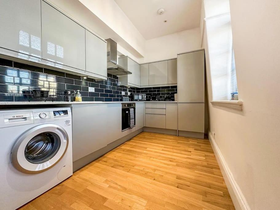 Newly Refurbished Luxury 3 Bedroom Apartment Londra Dış mekan fotoğraf