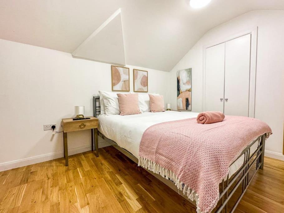 Newly Refurbished Luxury 3 Bedroom Apartment Londra Dış mekan fotoğraf