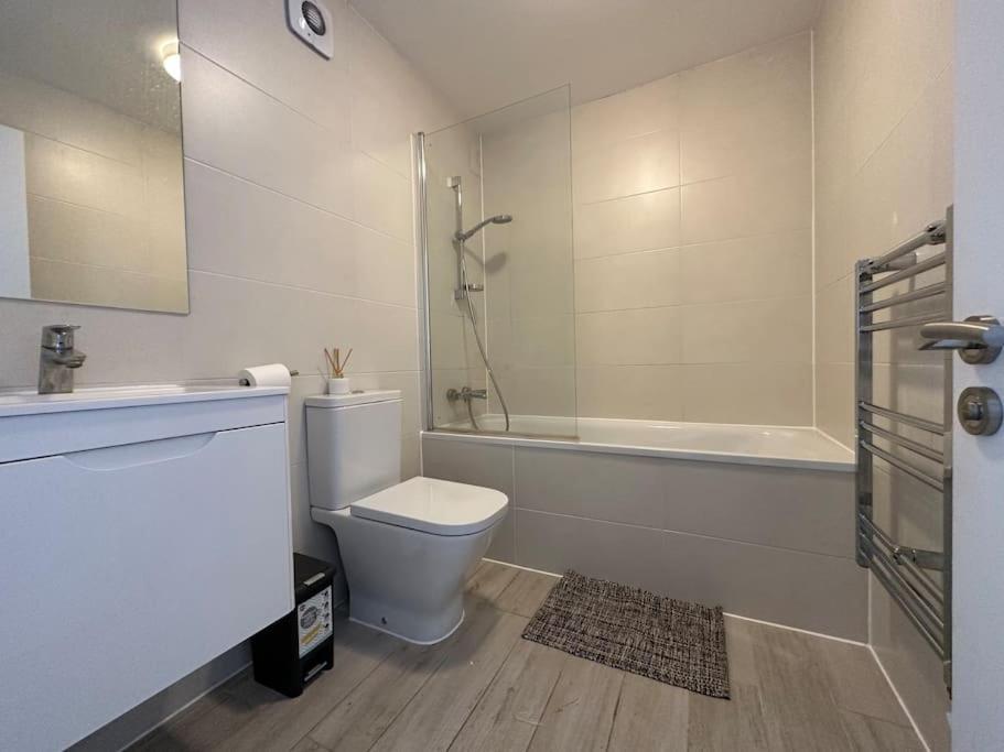 Newly Refurbished Luxury 3 Bedroom Apartment Londra Dış mekan fotoğraf