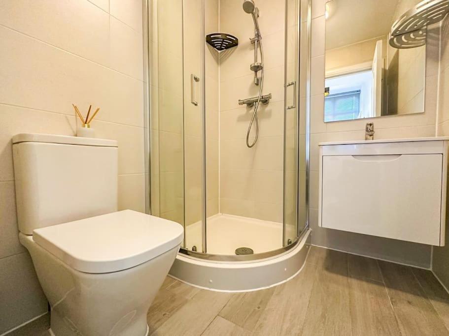 Newly Refurbished Luxury 3 Bedroom Apartment Londra Dış mekan fotoğraf